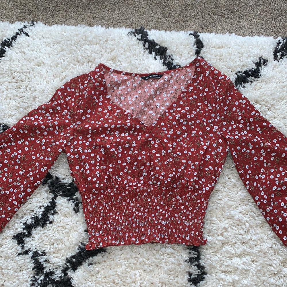 Cropped floral top